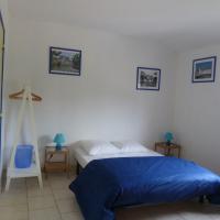 La chambre Amboise pour 4 personnes avec salle d'eau et WC privatifs